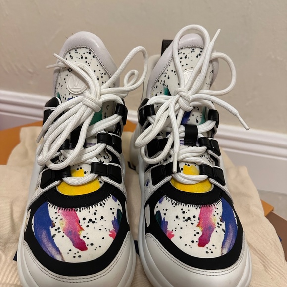 Louis Vuitton Sneakers - Picture 2 of 8